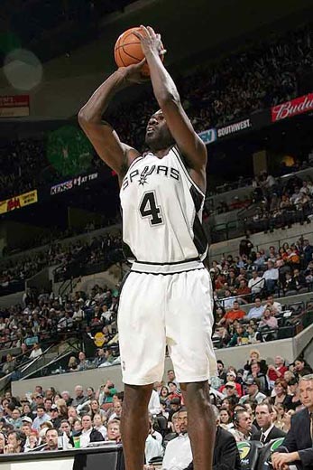 往往是发球 往往是发球